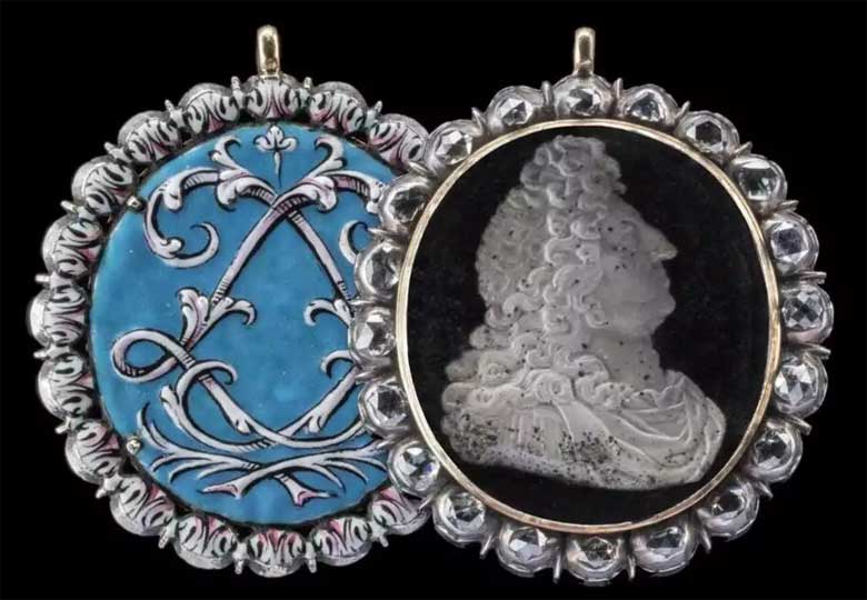 Le mdaillon de Louis XIV offert en rcompense au corsaire Alain Pore en 1696